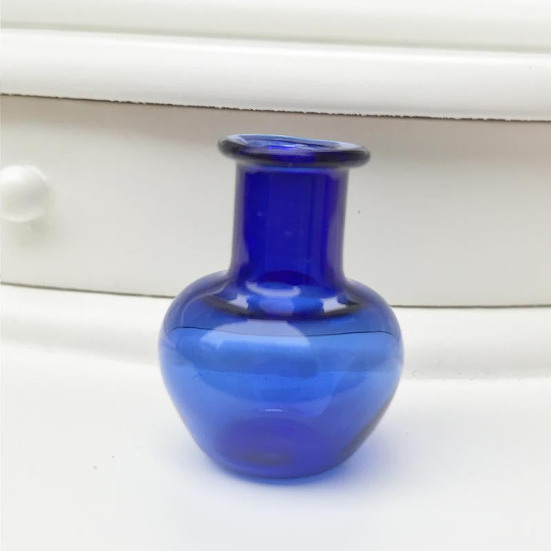 Mini Glass Vase – Cute Dollhouse Decor & Tiny Flower Holder